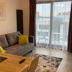 2-room In New House, Wola Апартаменты